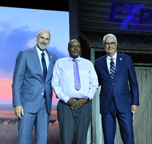 Darrin Walton receiving his Employee of the Year award at ILC 2026.
